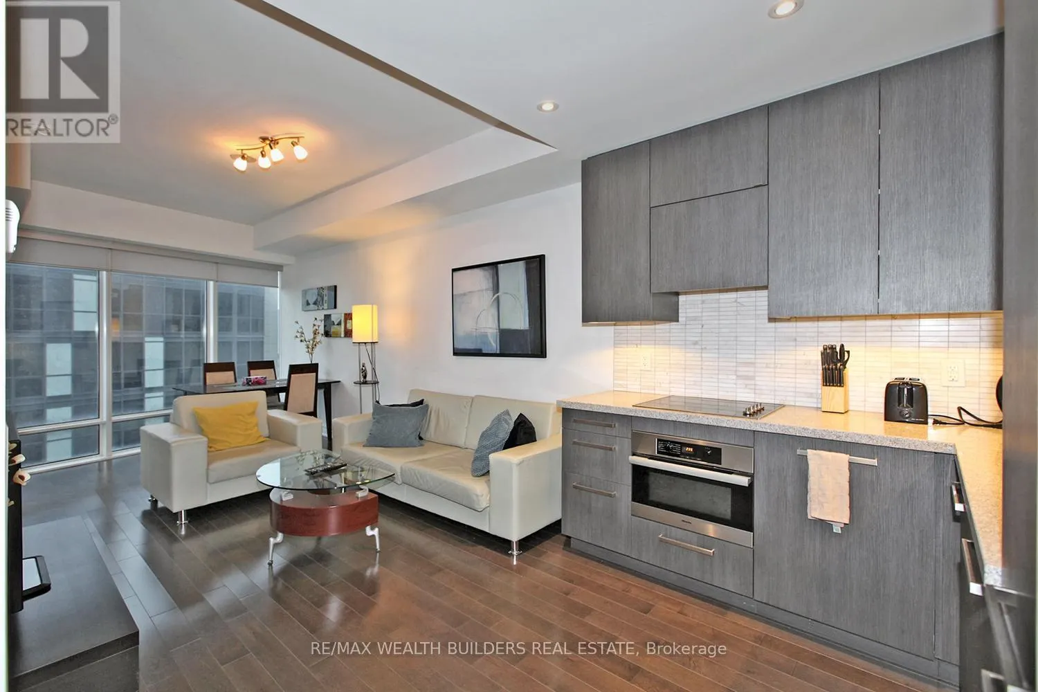 3512 - 8 THE ESPLANADE AVENUE