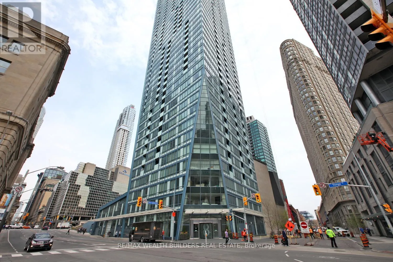3512 - 8 THE ESPLANADE AVENUE