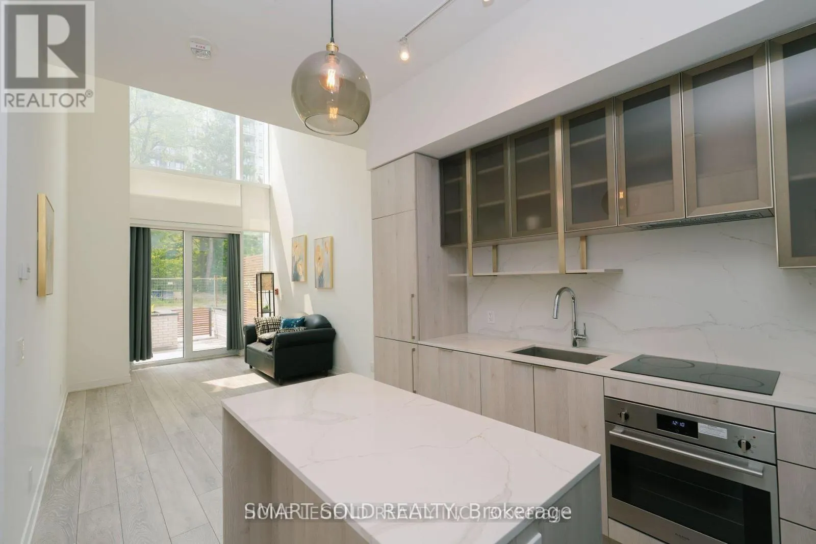 103 - 15 HOLMES AVENUE