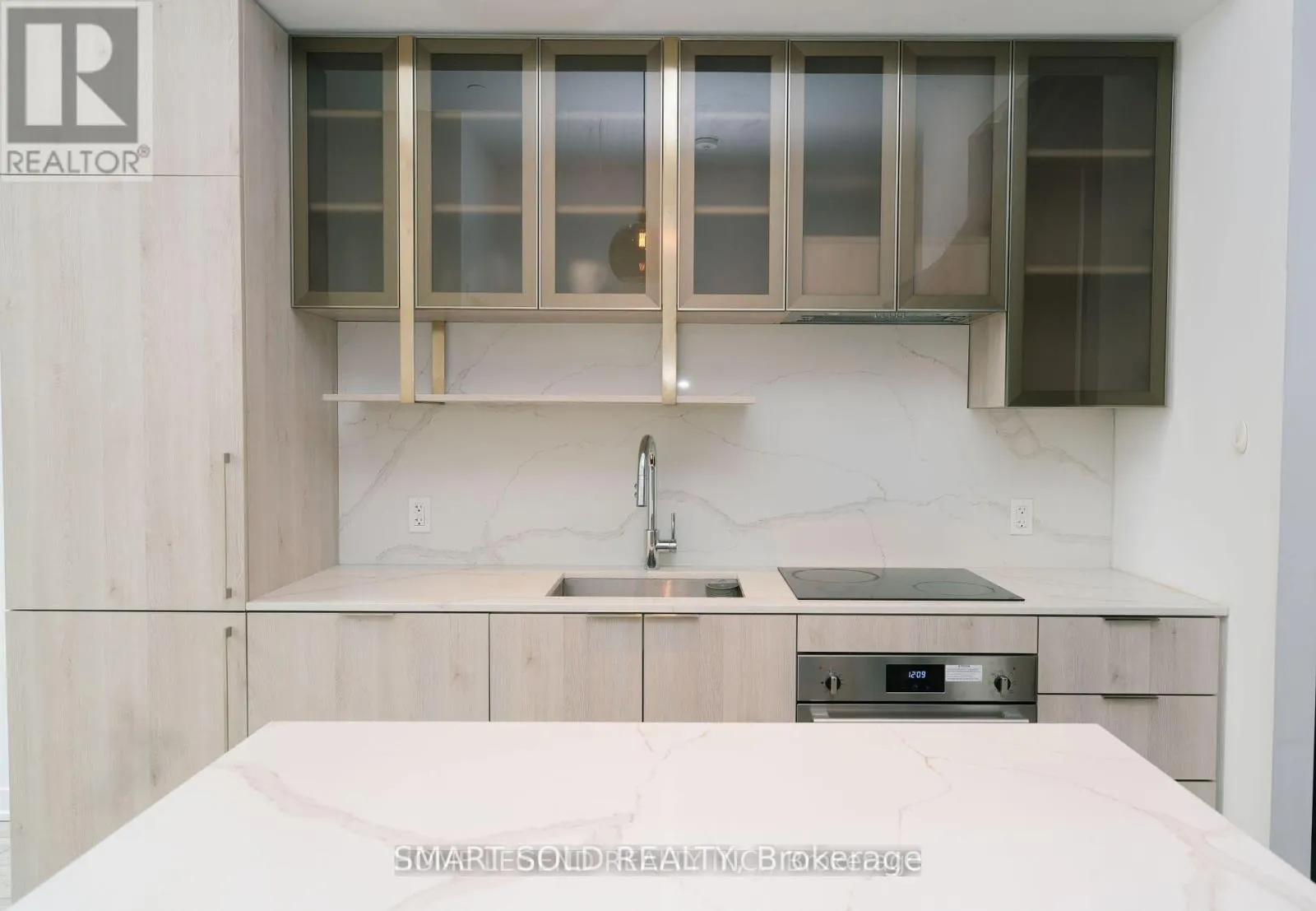 103 - 15 HOLMES AVENUE