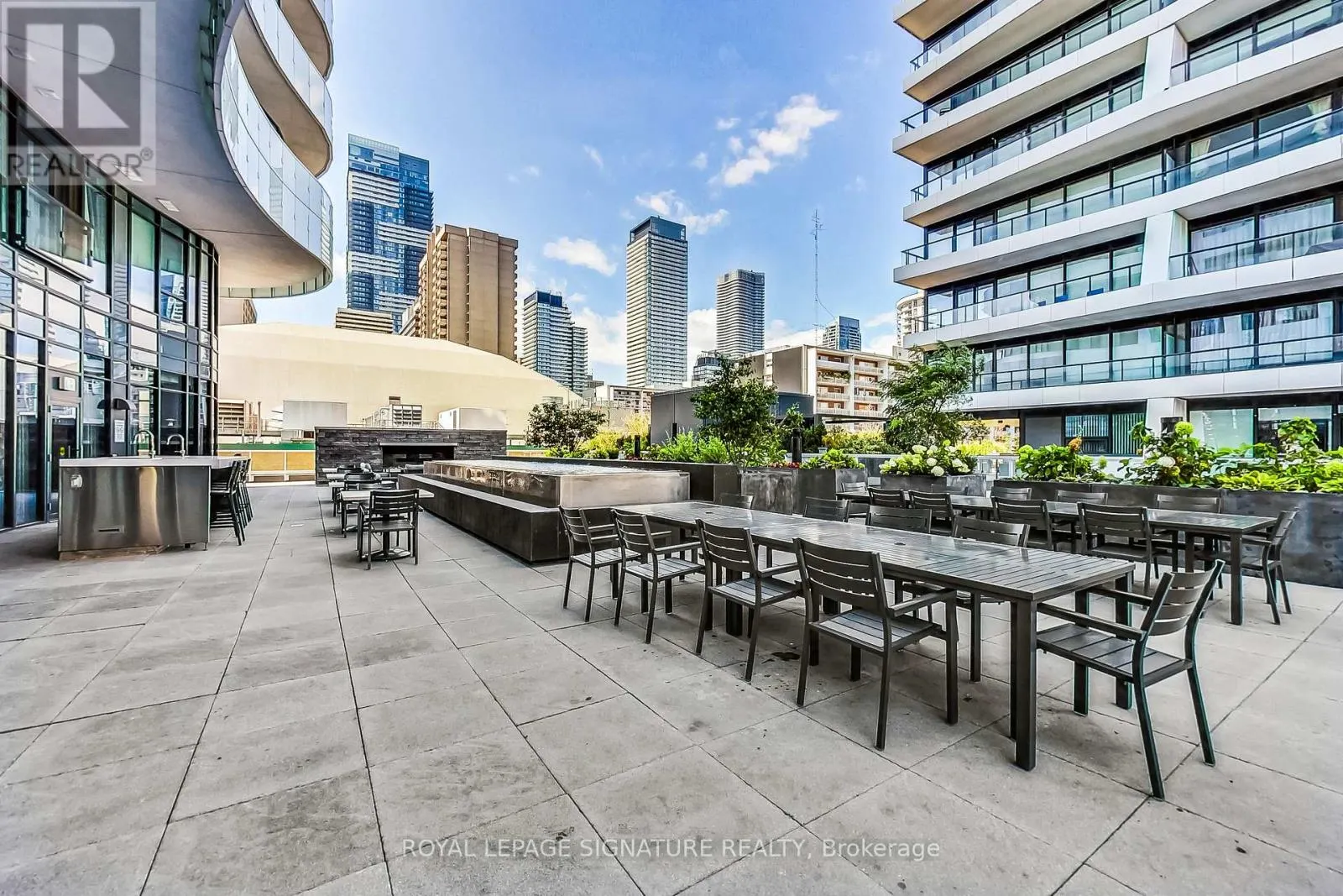 4002 - 403 CHURCH STREET
