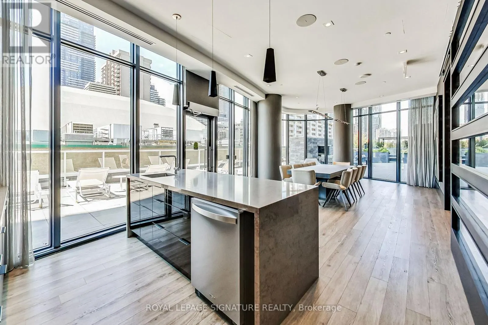 4002 - 403 CHURCH STREET