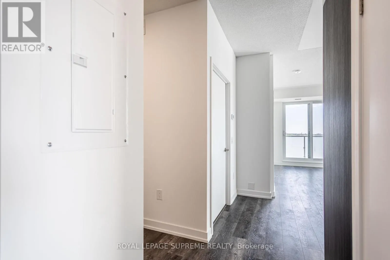 810 - 34 TUBMAN AVENUE