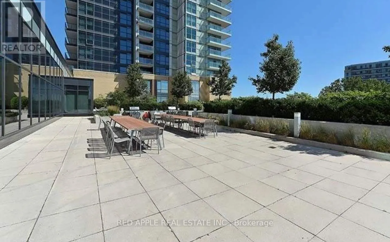 216 - 15 SINGER COURT