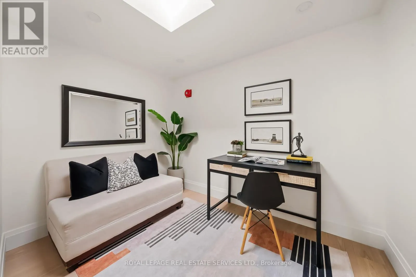 334 - 40 OAKLANDS AVENUE