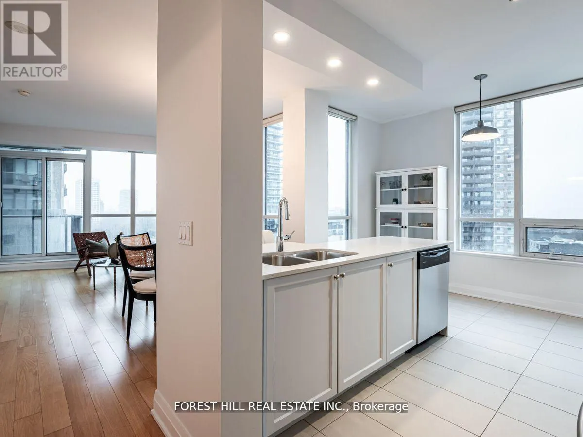 707 - 530 ST CLAIR AVENUE W