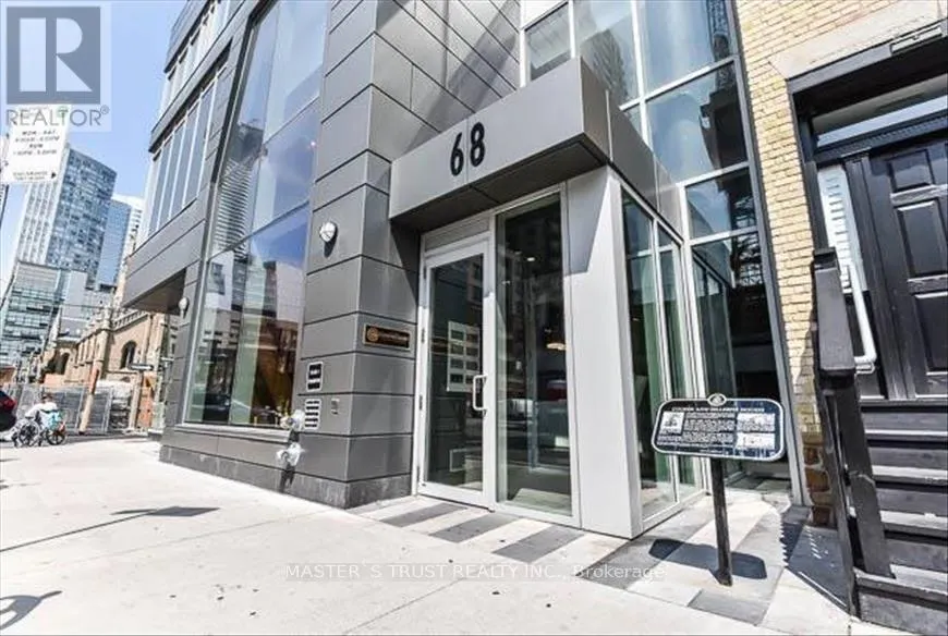 1605 - 68 SHUTER STREET