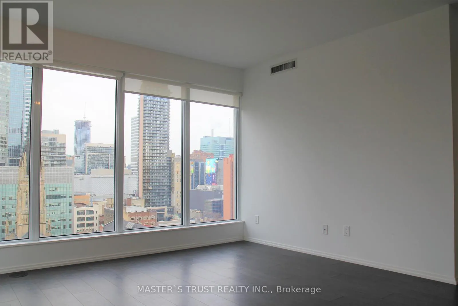 1605 - 68 SHUTER STREET