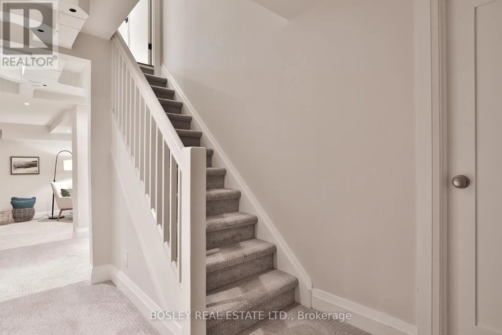 274 GLENGROVE AVENUE W