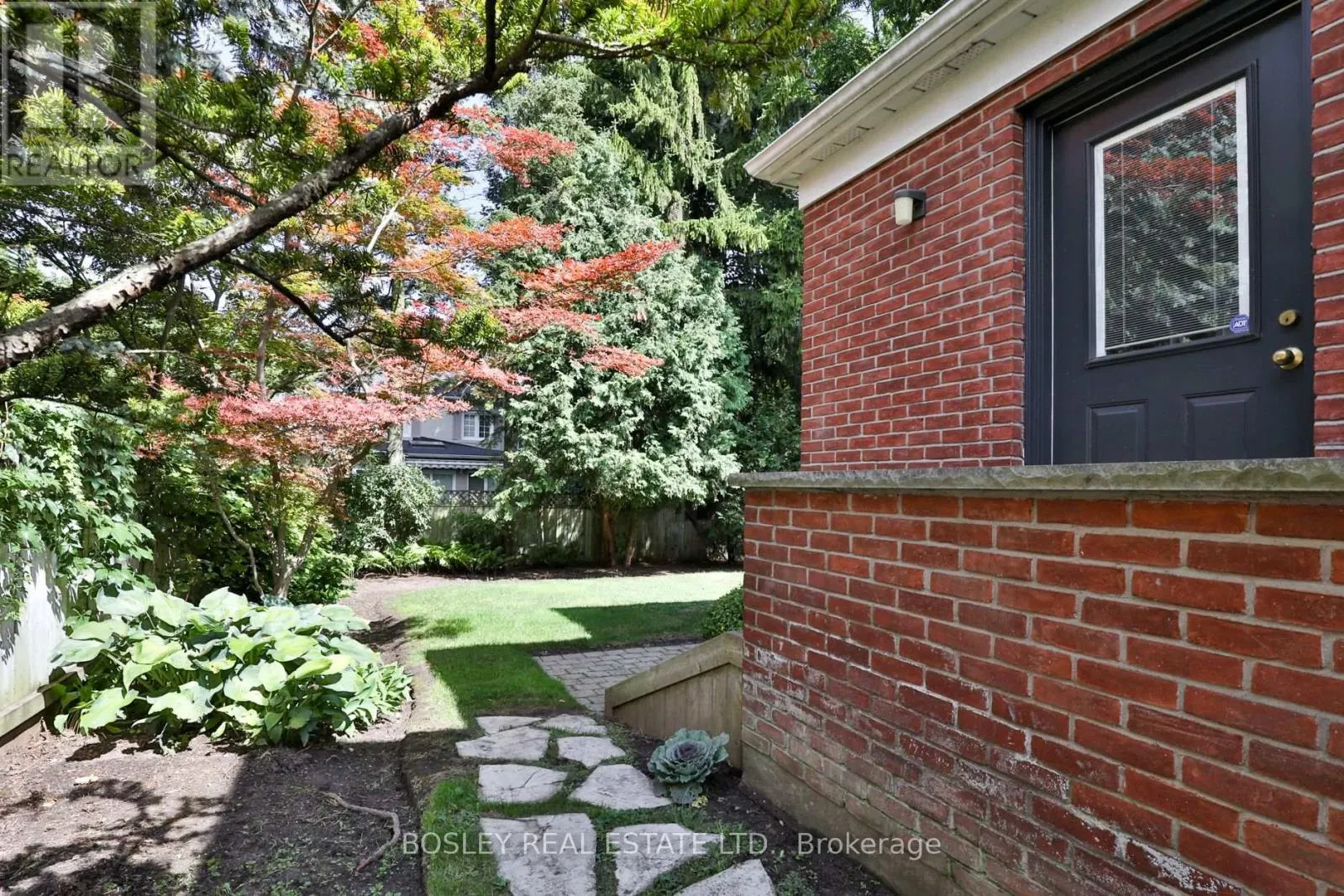 274 GLENGROVE AVENUE W