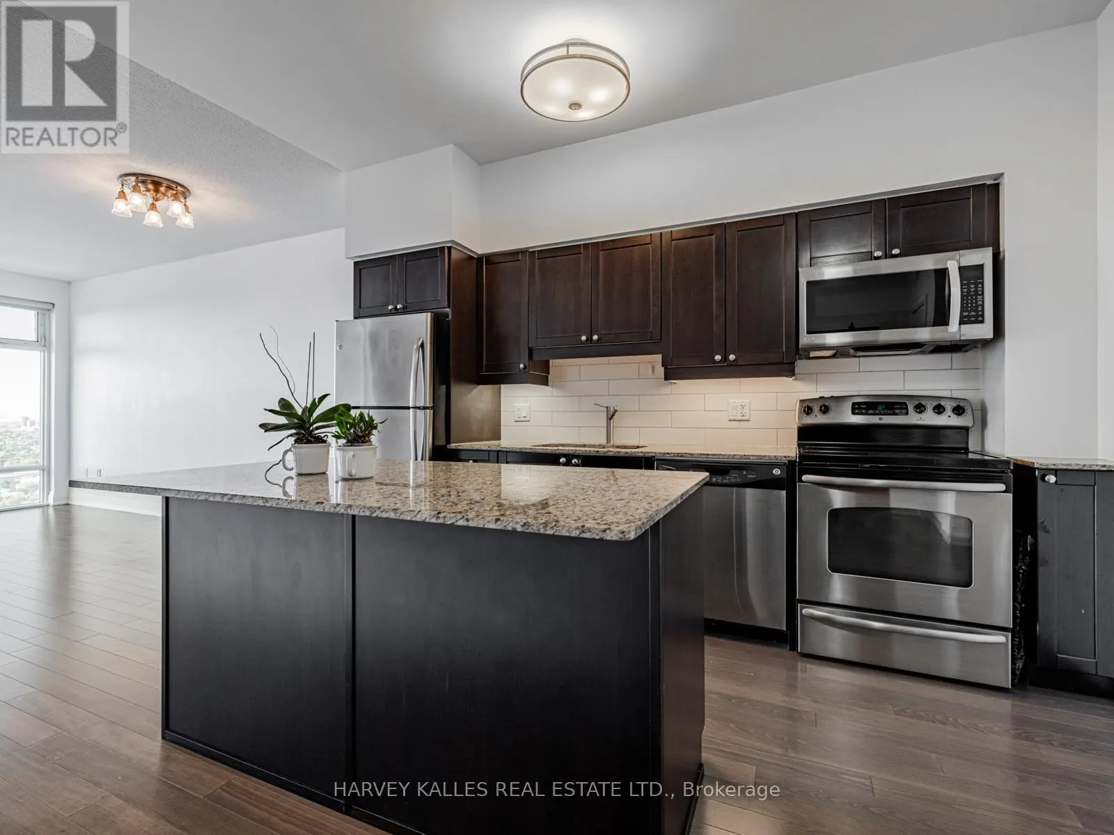 4206 - 2191 YONGE STREET