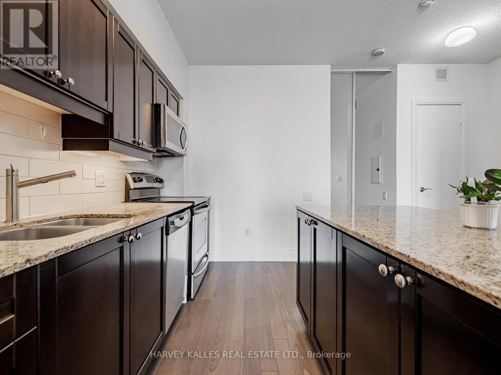 4206 - 2191 YONGE STREET