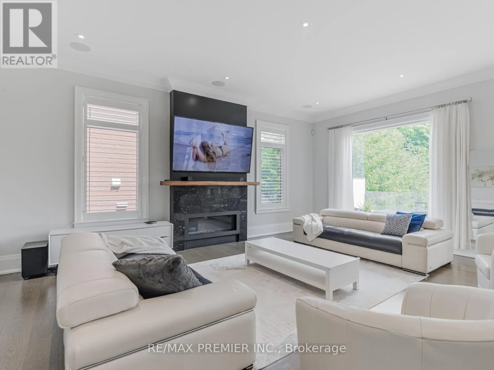 111 CODSELL AVENUE