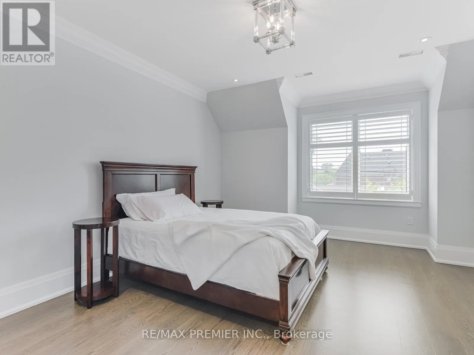 111 CODSELL AVENUE