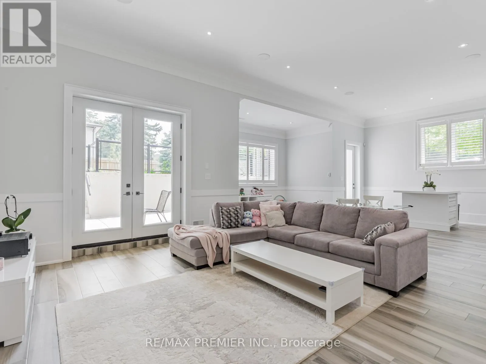 111 CODSELL AVENUE