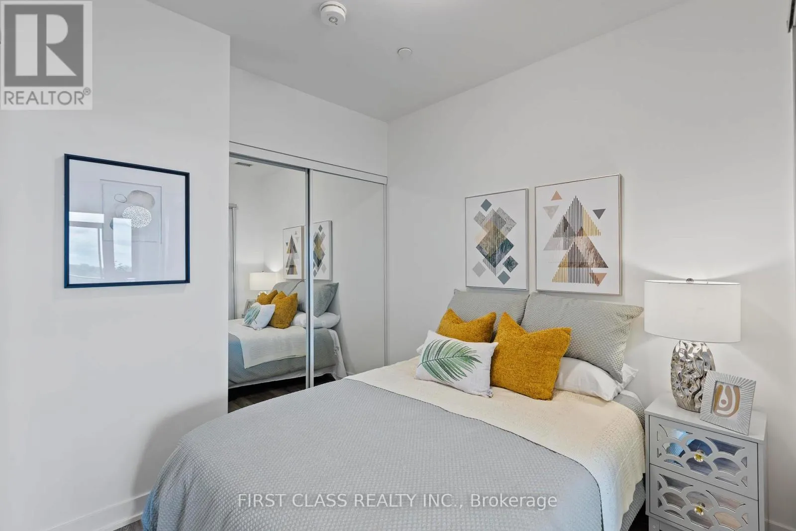 721 - 250 LAWRENCE AVENUE W