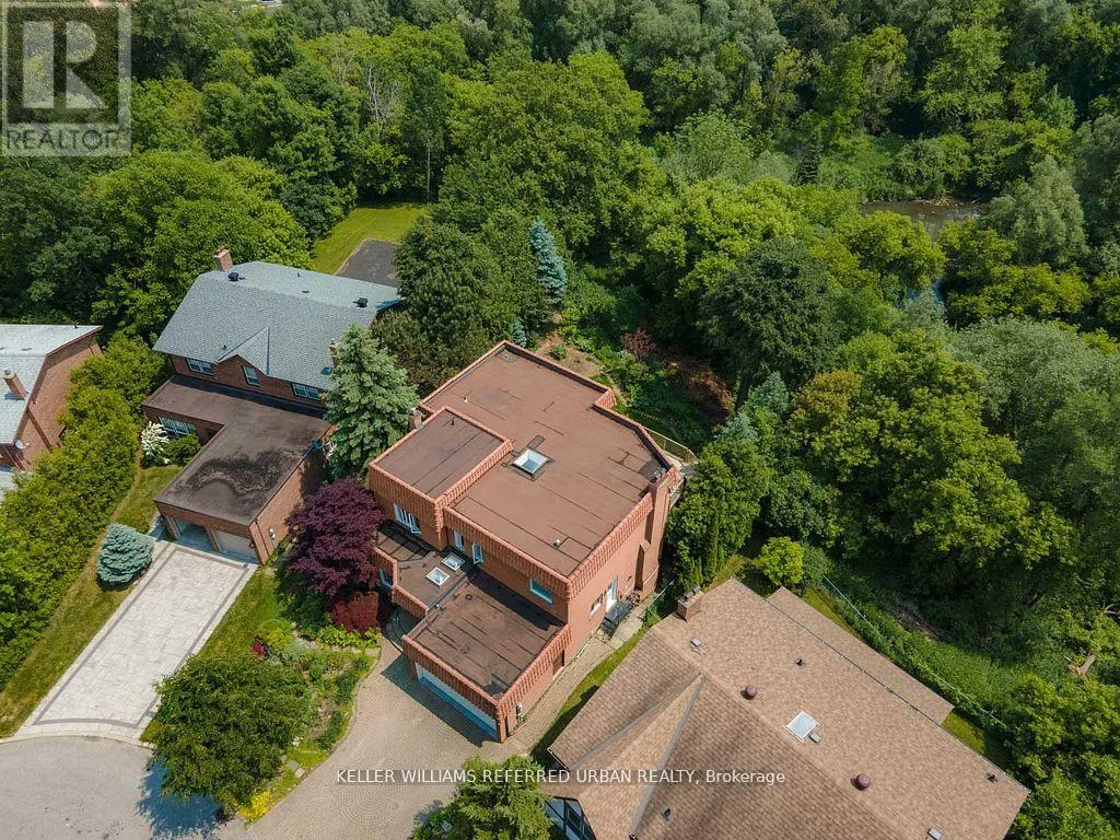 4 SADDLETREE DRIVE