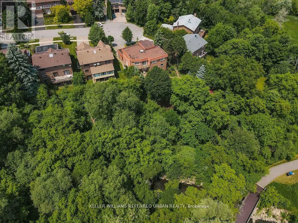 4 SADDLETREE DRIVE