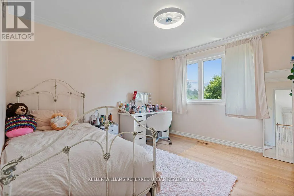 4 SADDLETREE DRIVE