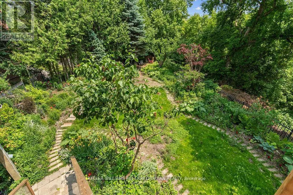 4 SADDLETREE DRIVE