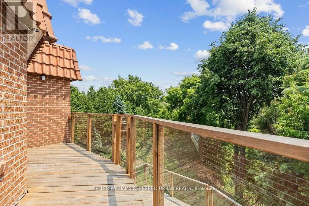 4 SADDLETREE DRIVE