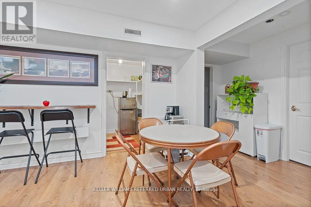 4 SADDLETREE DRIVE