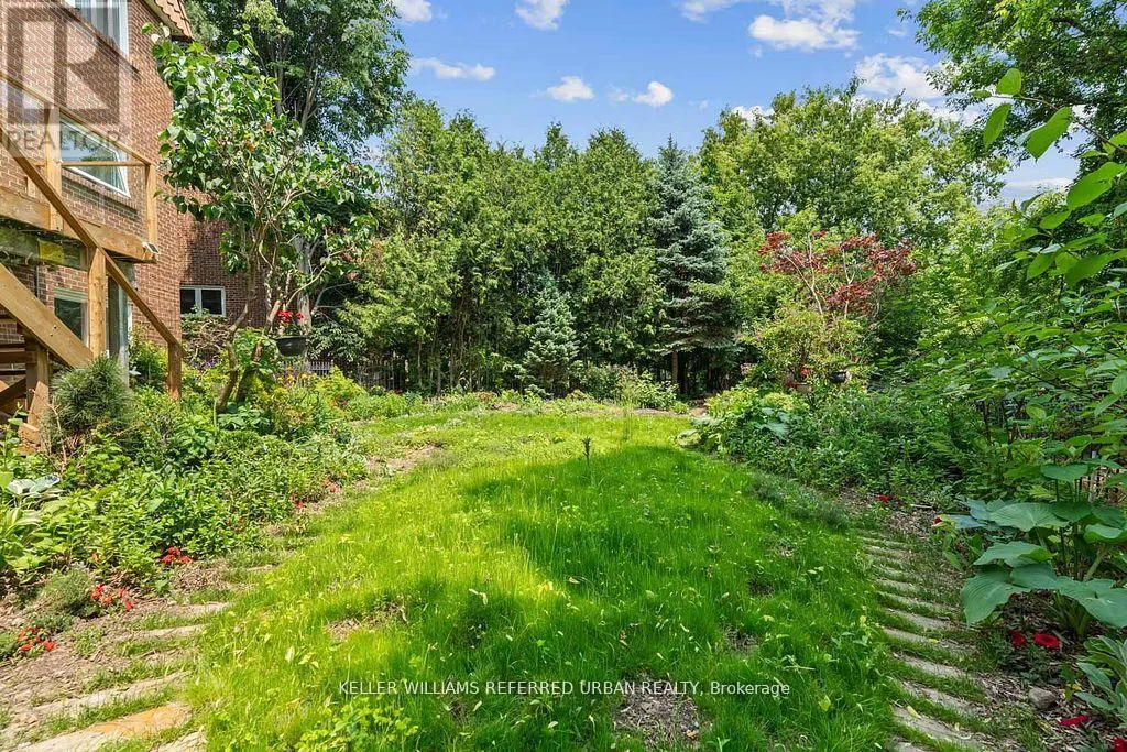 4 SADDLETREE DRIVE