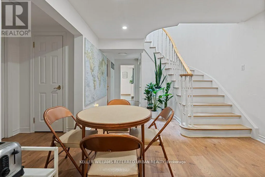 4 SADDLETREE DRIVE