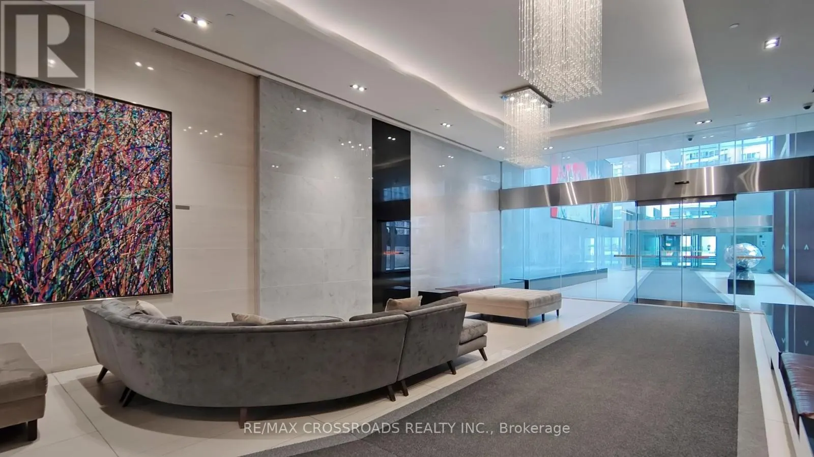 1602 - 386 YONGE STREET