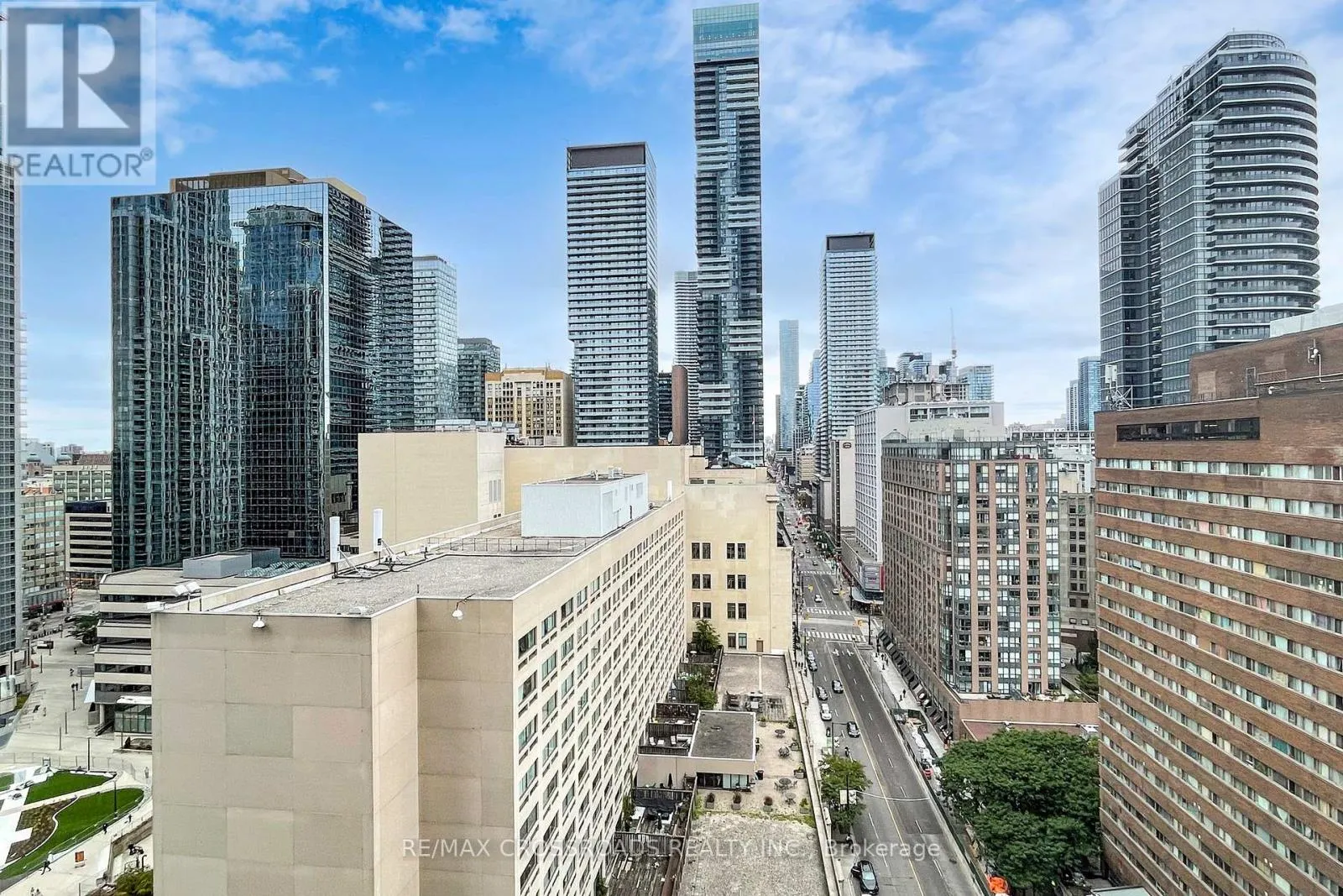 1602 - 386 YONGE STREET