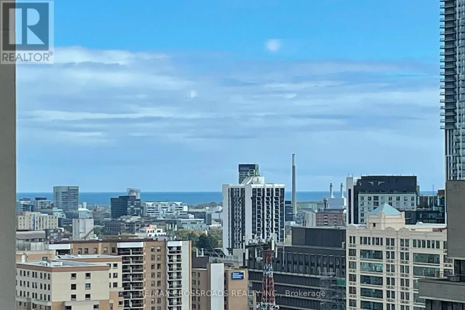 1602 - 386 YONGE STREET