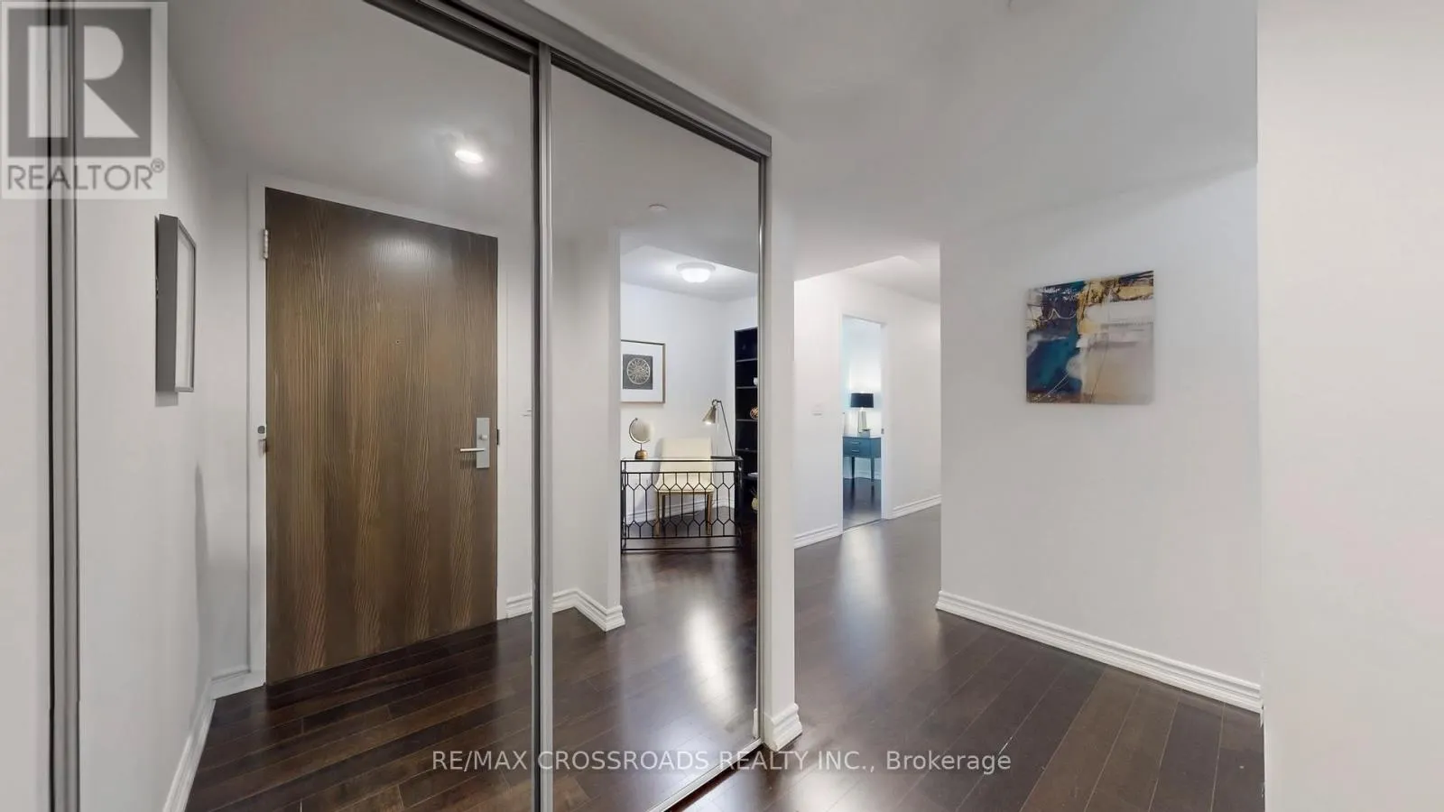 1602 - 386 YONGE STREET