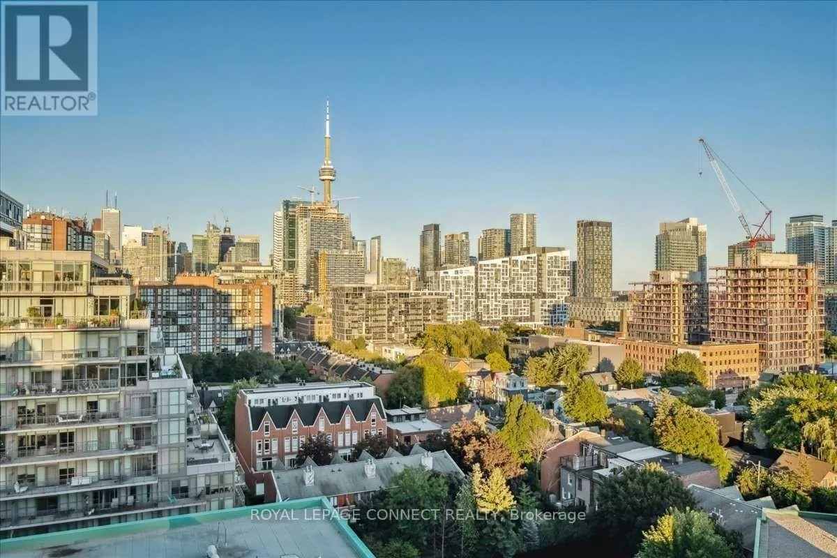 PH01 - 801 KING STREET W