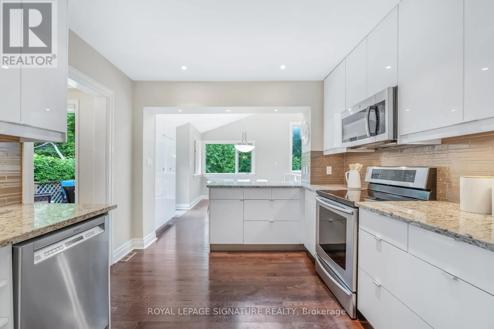 16 REVCOE DRIVE