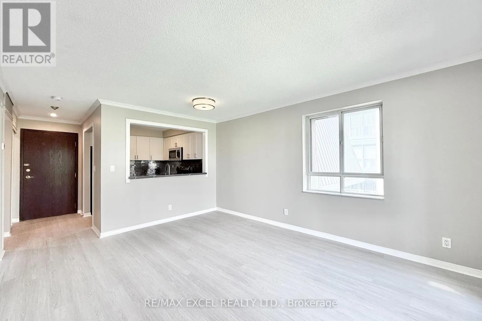 312 - 38 HOLLYWOOD AVENUE