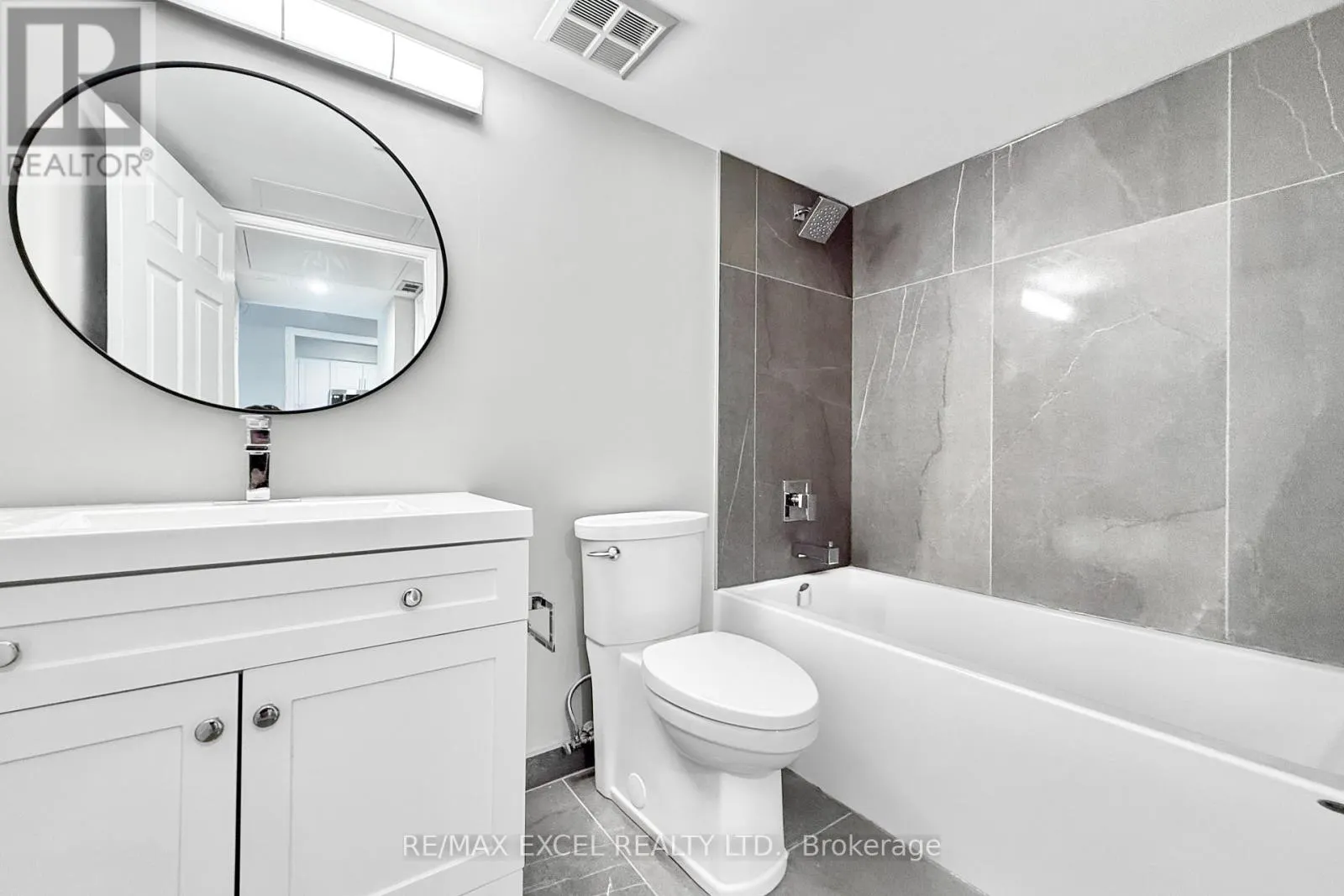 312 - 38 HOLLYWOOD AVENUE