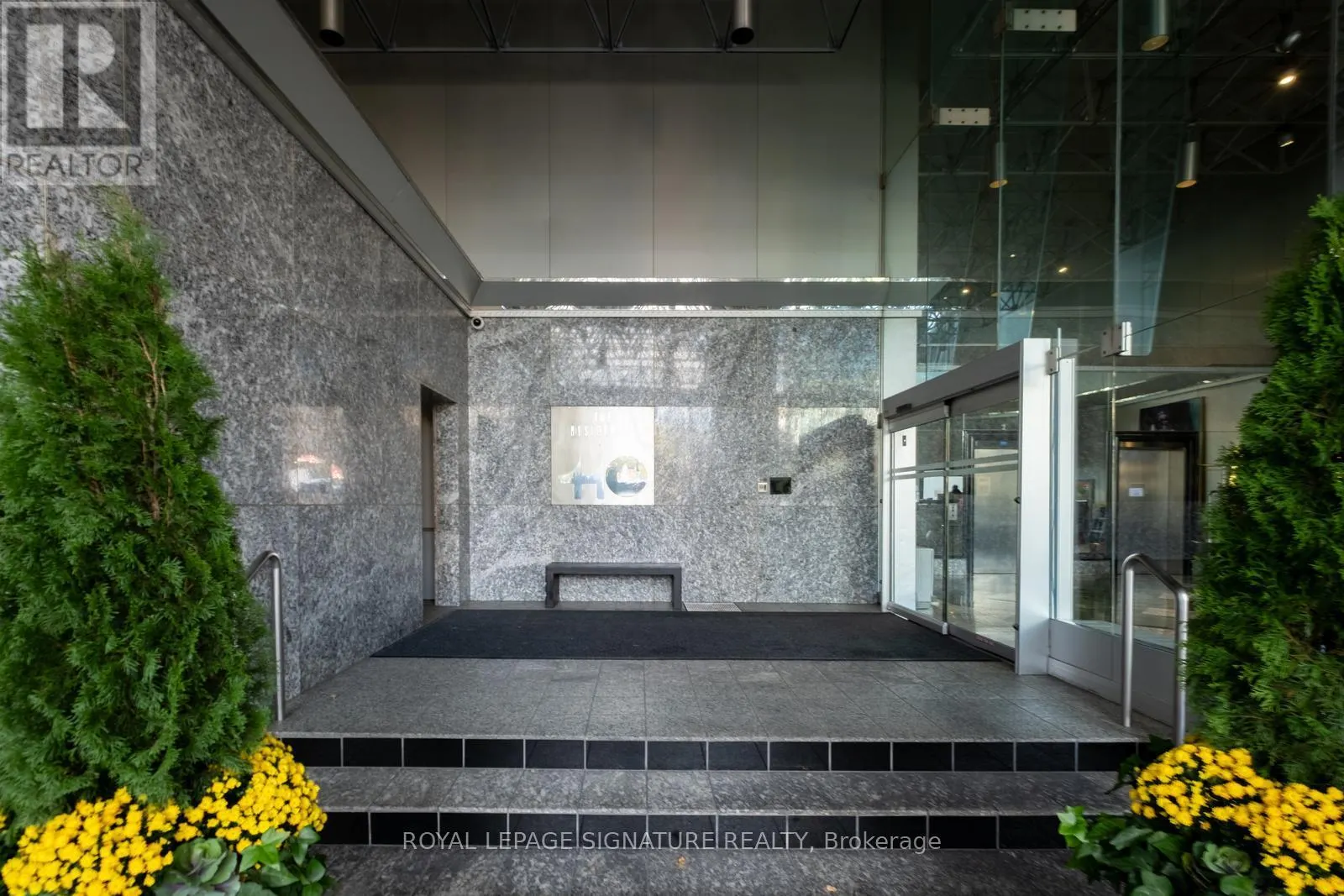 1201 - 110 BLOOR STREET W