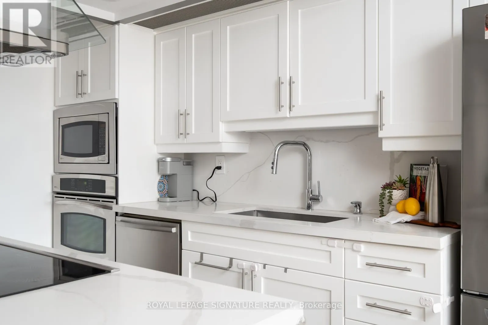 1201 - 110 BLOOR STREET W
