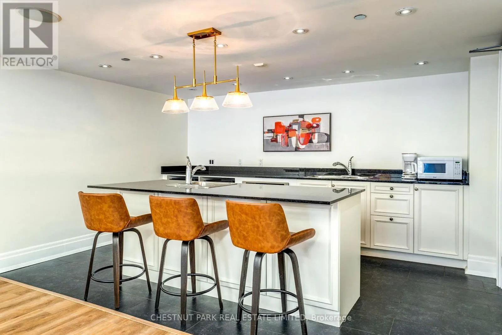 413 - 451 ROSEWELL AVENUE