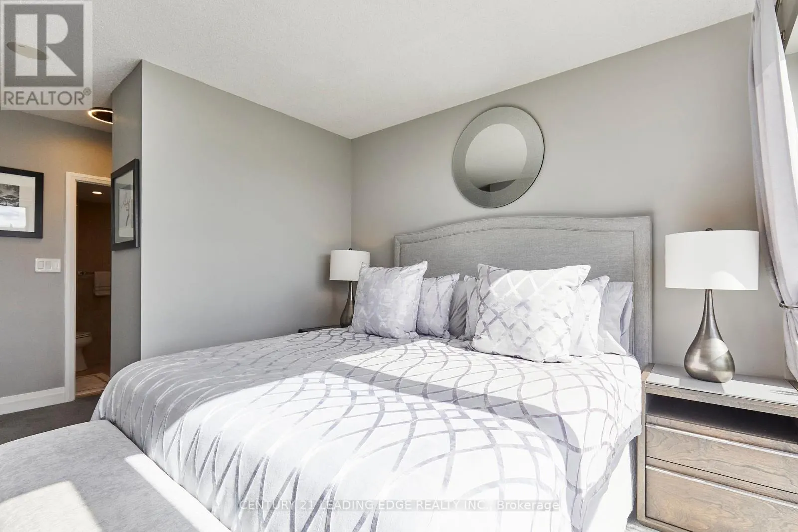 703 - 1430 YONGE STREET