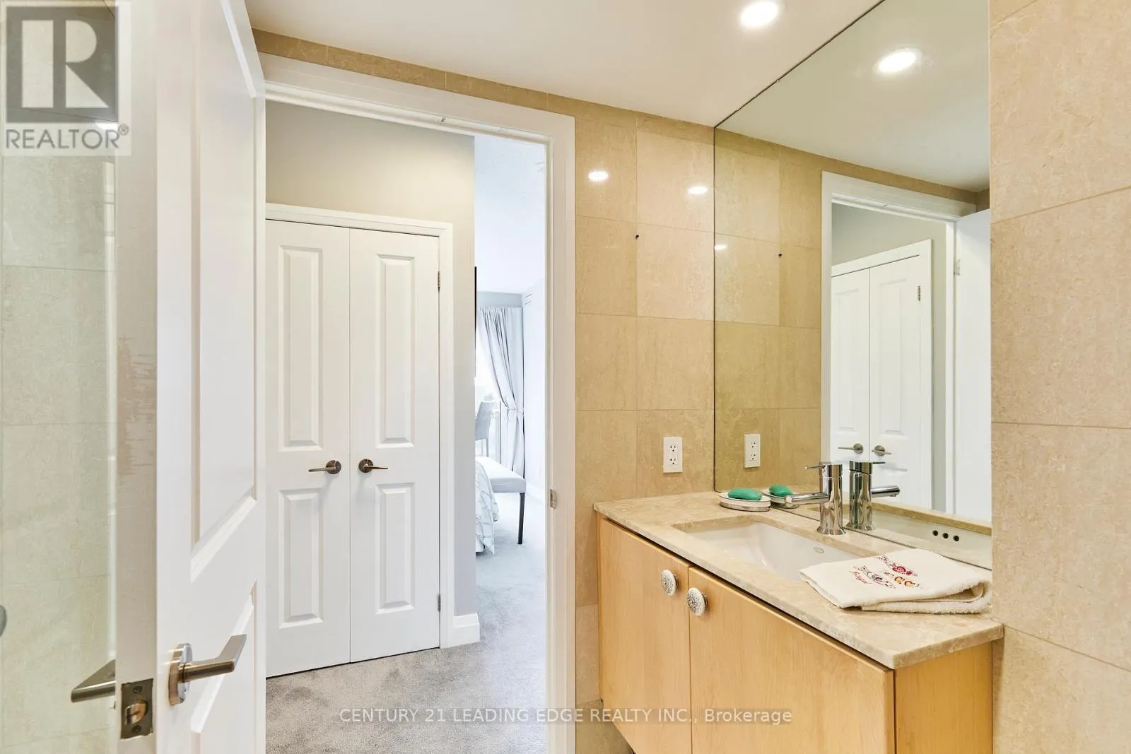 703 - 1430 YONGE STREET