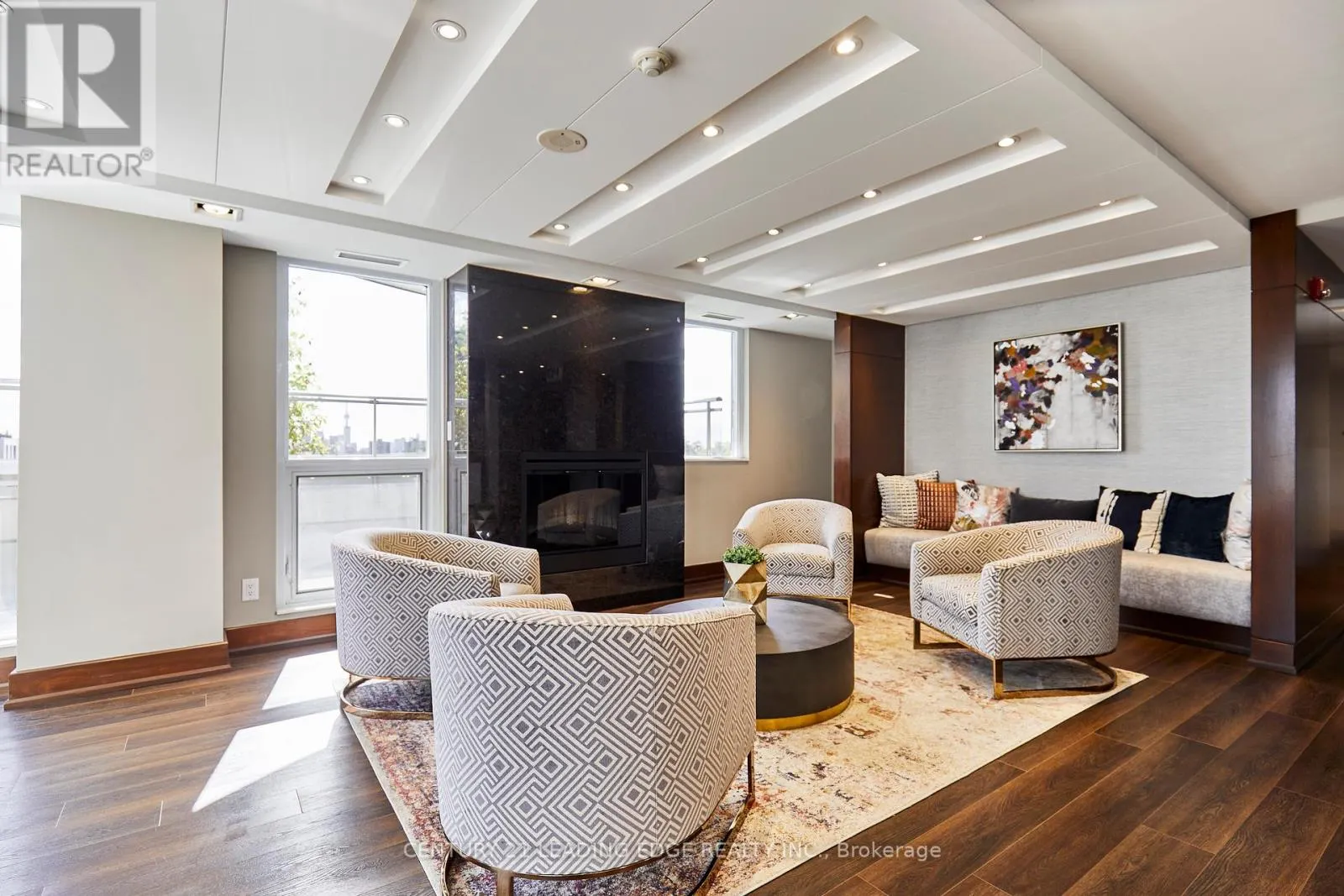 703 - 1430 YONGE STREET