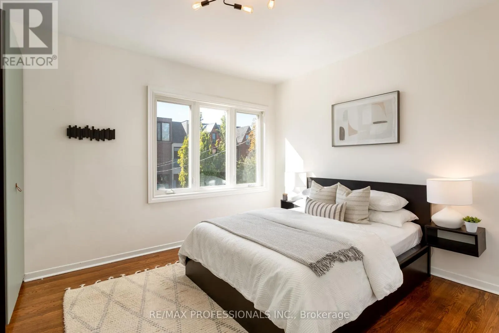 211 MARKHAM STREET
