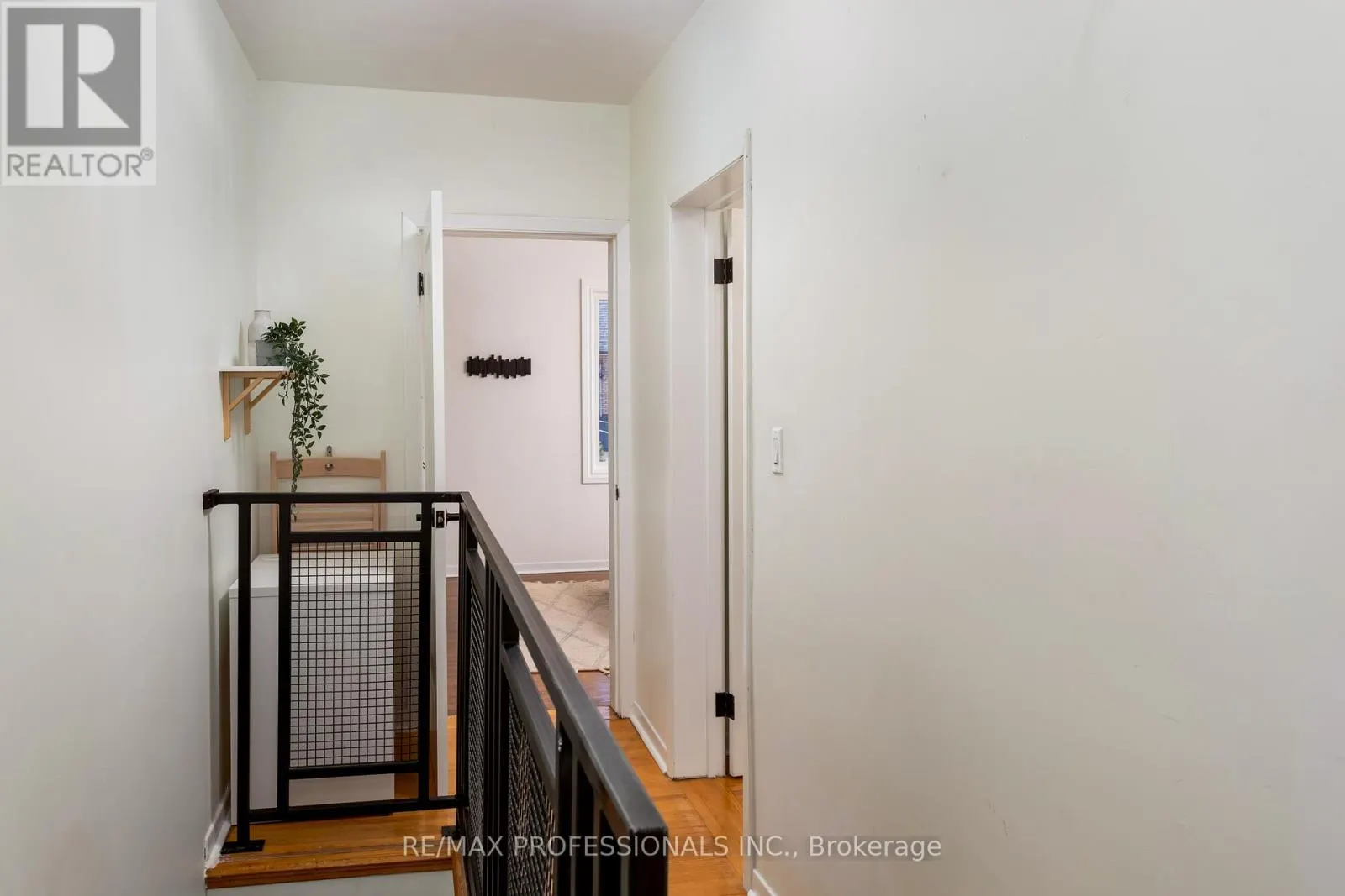 211 MARKHAM STREET
