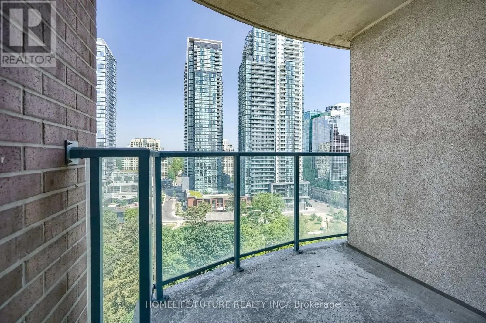 1622 - 233 BEECROFT ROAD