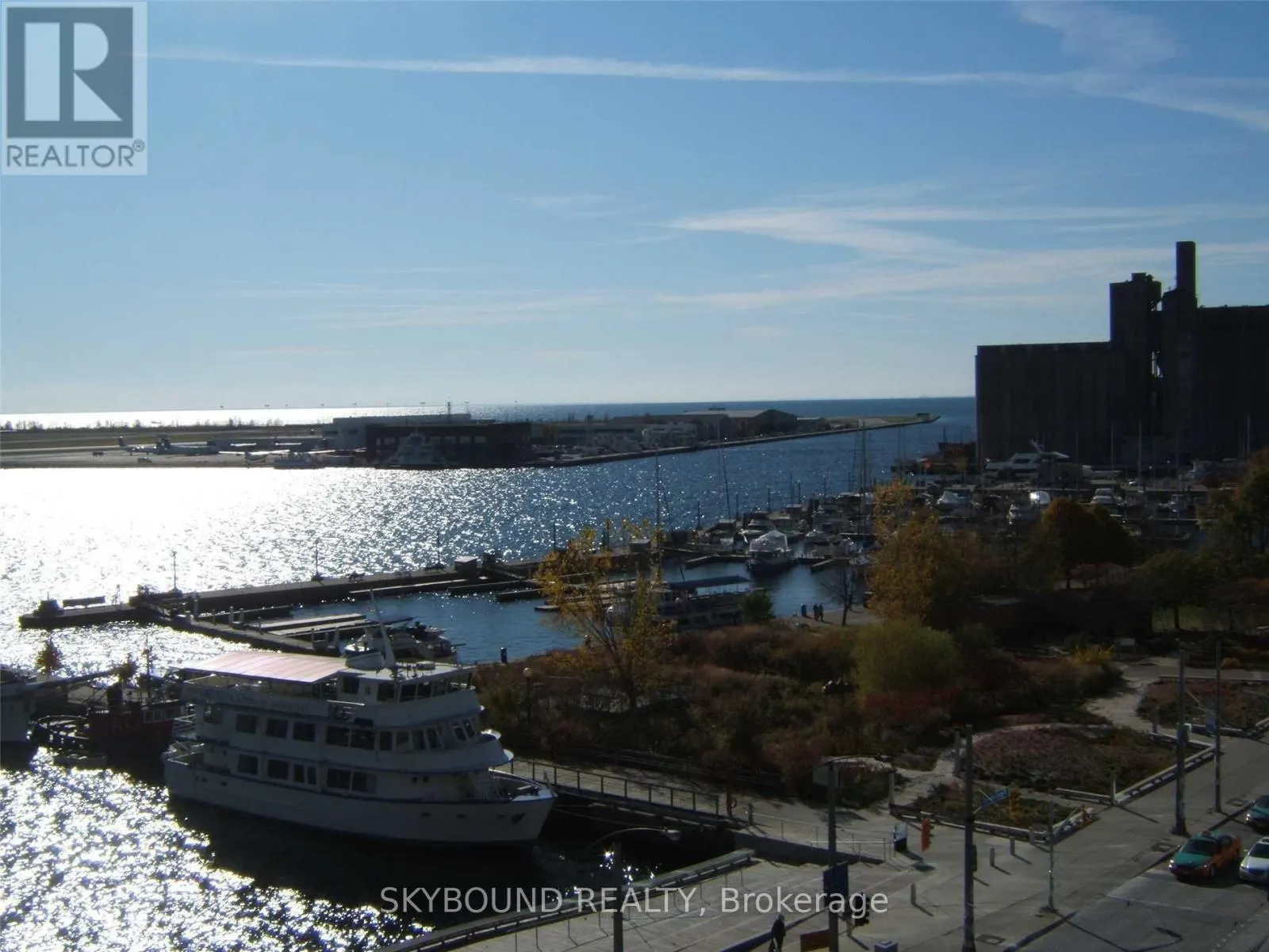 701 - 410 QUEENS QUAY W