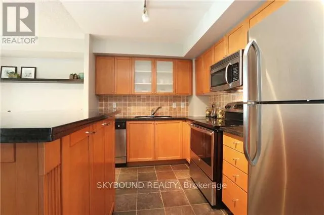 701 - 410 QUEENS QUAY W