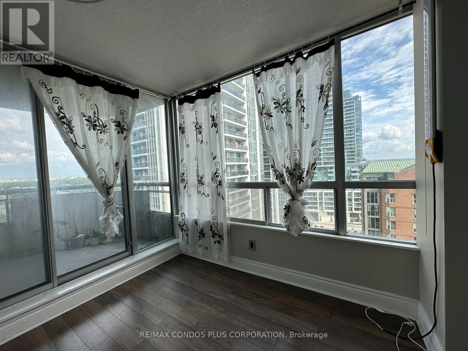 PH205 - 5785 YONGE STREET