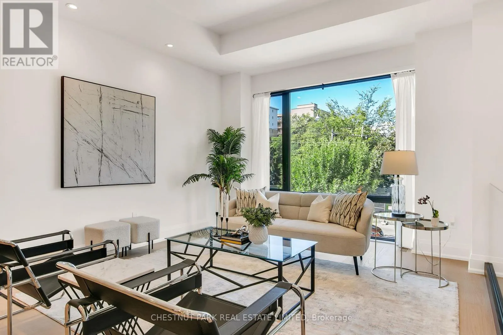 1031 SPADINA ROAD