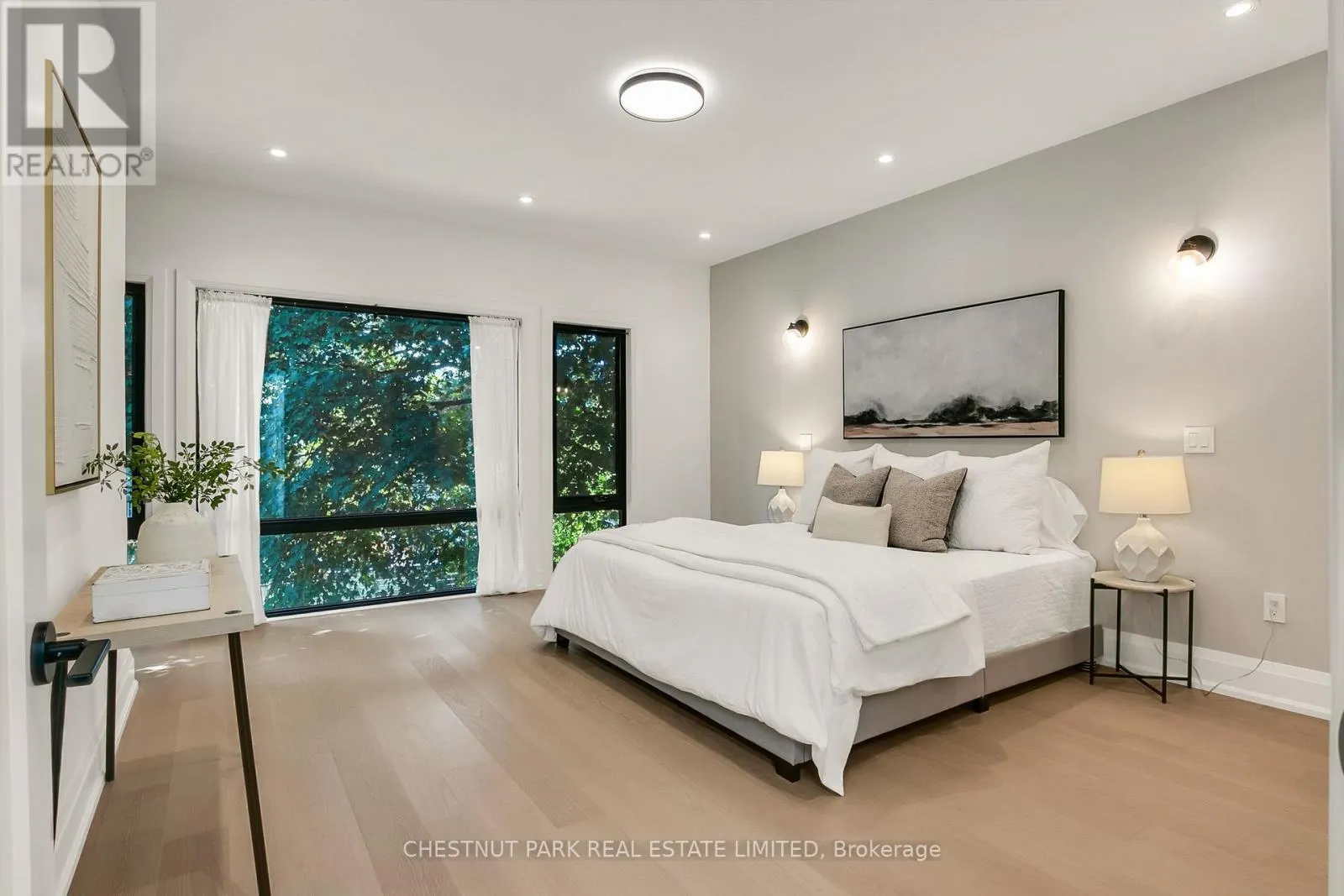 1031 SPADINA ROAD